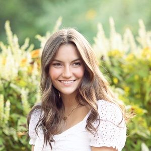 Meet your Posher, Elise